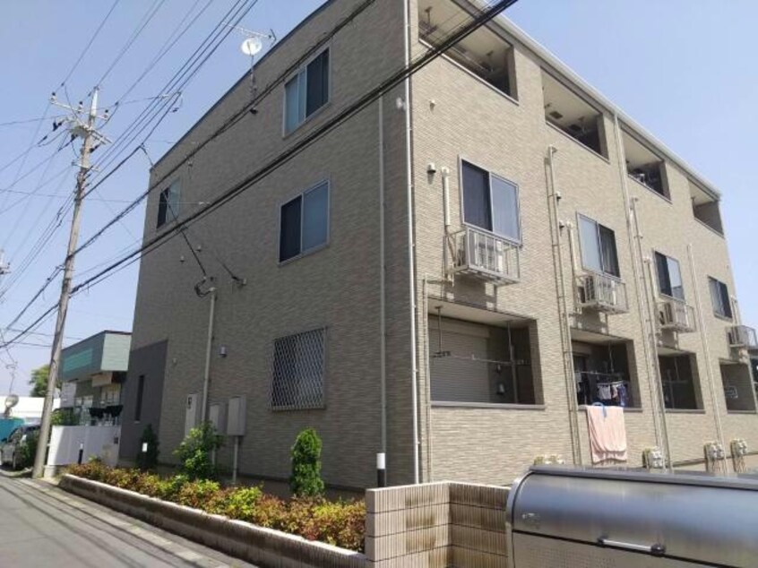  総武本線/四街道駅 バス7分ポリテクセンター千葉下車:停歩3分 2-3階 築5年