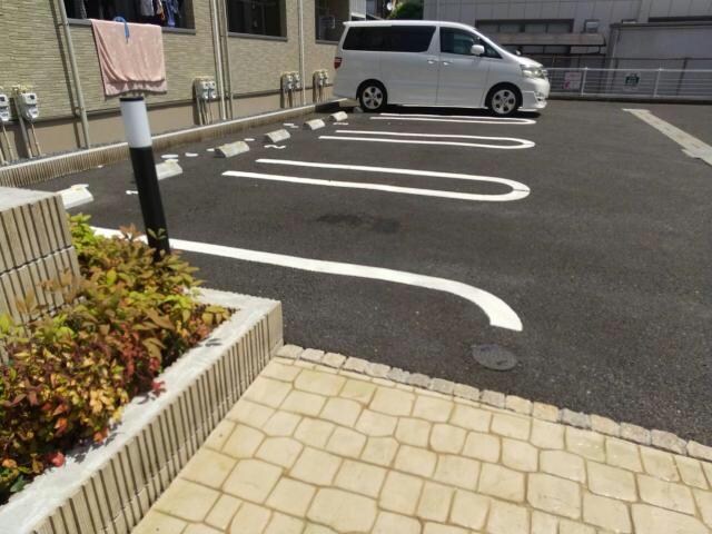  総武本線/四街道駅 バス7分ポリテクセンター千葉下車:停歩3分 2-3階 築5年