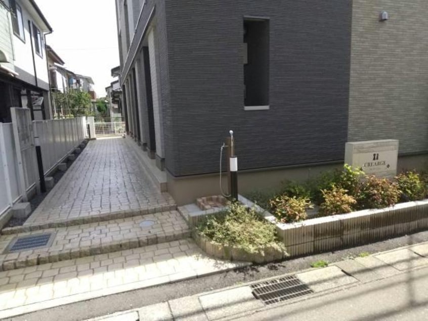  総武本線/四街道駅 バス7分ポリテクセンター千葉下車:停歩3分 2-3階 築5年