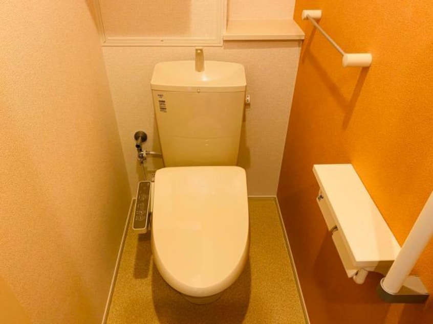  総武本線/四街道駅 バス7分ポリテクセンター千葉下車:停歩3分 2-3階 築5年