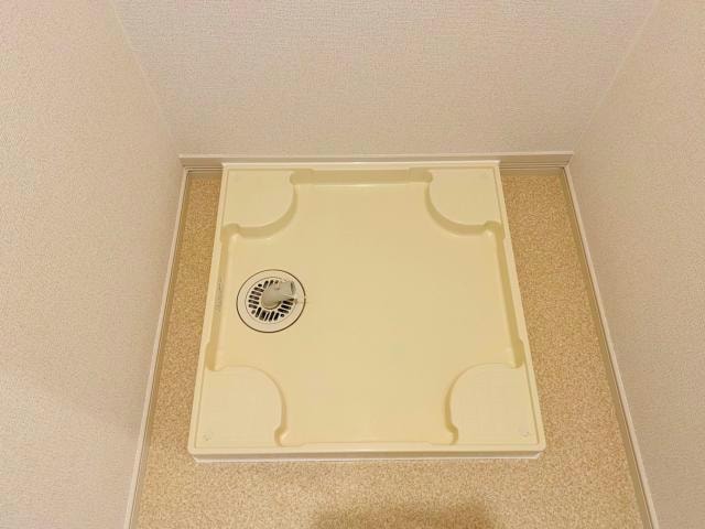  総武本線/四街道駅 バス7分ポリテクセンター千葉下車:停歩3分 2-3階 築5年