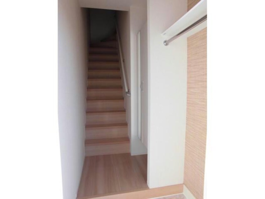  千葉都市モノレール２号線/スポーツセンター駅 徒歩30分 2階 築9年