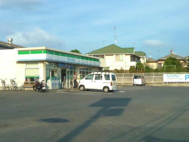 ファミリーマート千葉小深町店(コンビニ)まで484m 総武本線/四街道駅 徒歩23分 1階 築34年