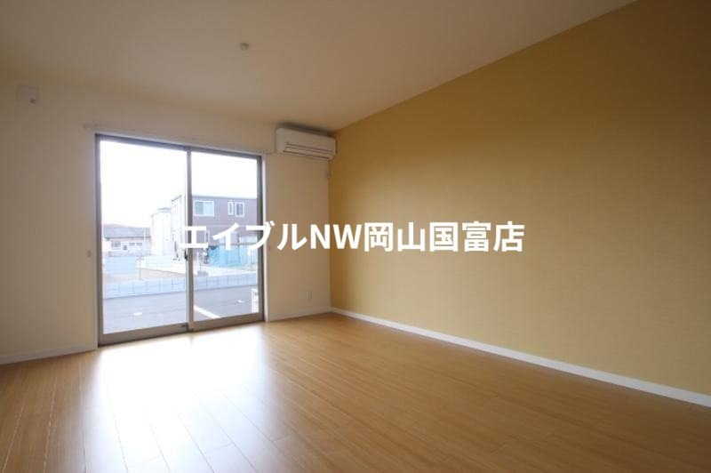  メゾネット八幡　B棟