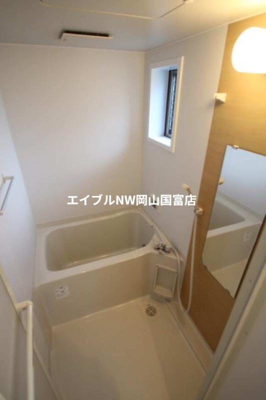  メゾネット八幡　B棟