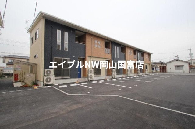  メゾネット八幡　B棟