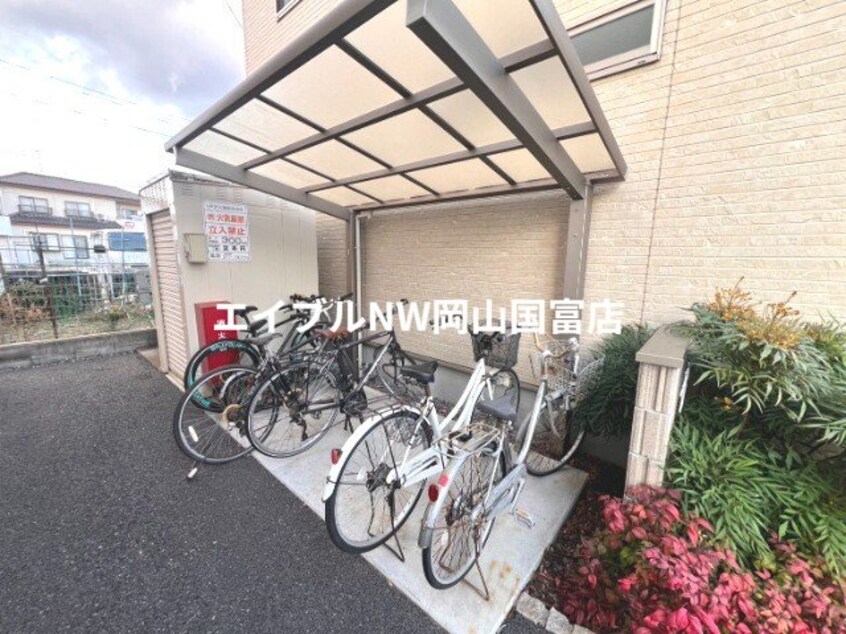  メゾネット八幡　B棟