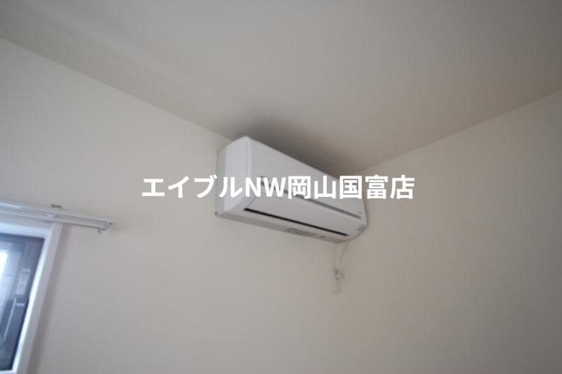  メゾネット八幡　B棟