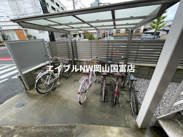 駐輪所 山陽本線（中国）/西川原駅 徒歩17分 1階 築6年
