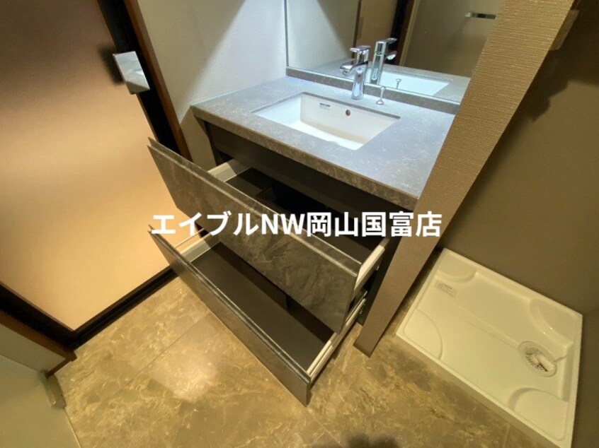  岡山市電東山本線<岡山電気軌道>/柳川駅 徒歩14分 7階 築3年