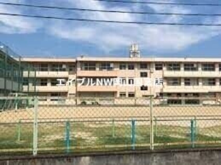 岡山市立豊小学校(小学校)まで889m 赤穂線（岡山県内）/西大寺駅 徒歩34分 1階 築31年