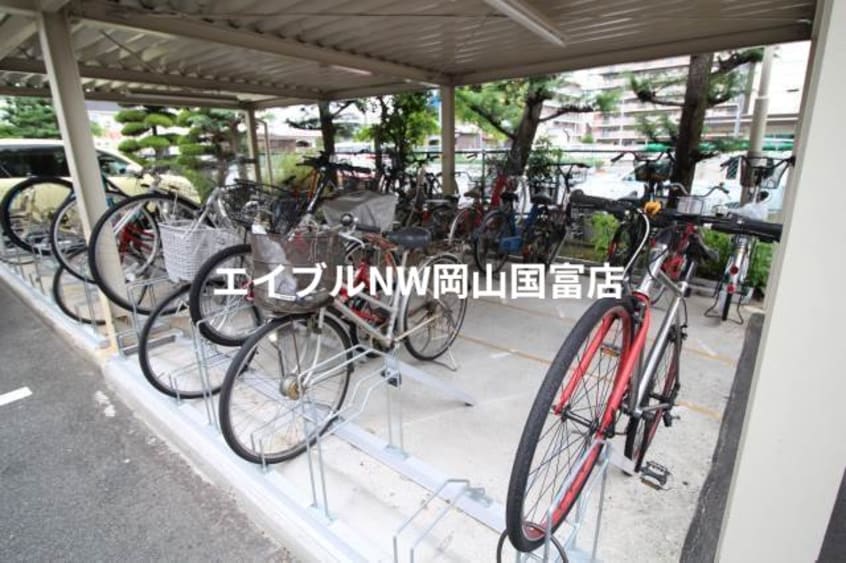  岡山市電東山本線<岡山電気軌道>/東山・おかでんミュージアム駅 徒歩10分 2階 築52年