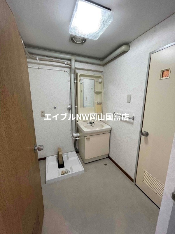  岡山市電東山本線<岡山電気軌道>/東山・おかでんミュージアム駅 徒歩10分 2階 築52年
