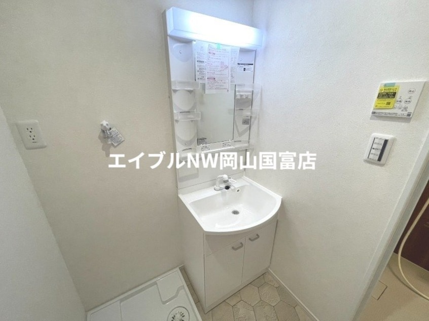  山陽本線（中国）/岡山駅 バス24分岡電バス 天満屋経由・川東町入口下車:停歩4分 1階 1年未満