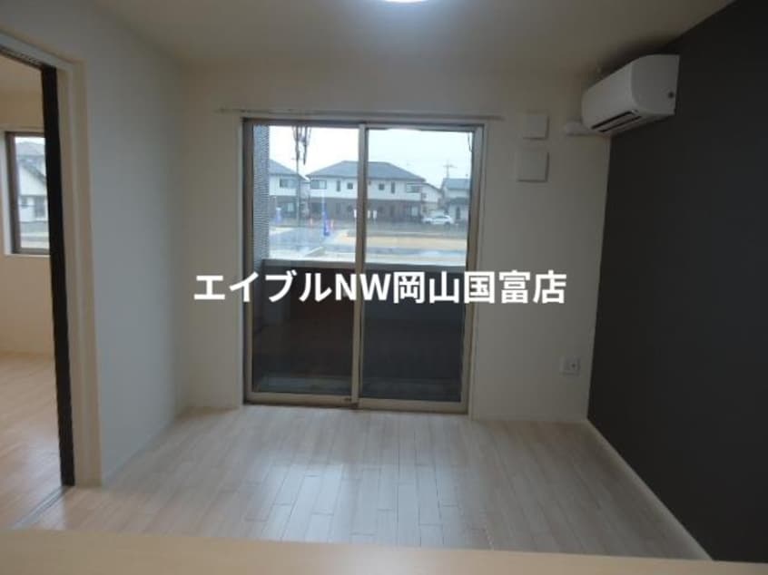リビング 岡山市電東山本線<岡山電気軌道>/東山・おかでんミュージアム駅 徒歩32分 1階 築6年