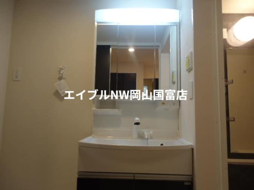 洗髪洗面化粧台 岡山市電東山本線<岡山電気軌道>/東山・おかでんミュージアム駅 徒歩32分 1階 築6年
