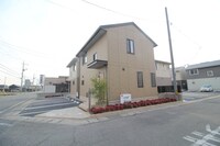 サン　ビレッジ福成　A棟