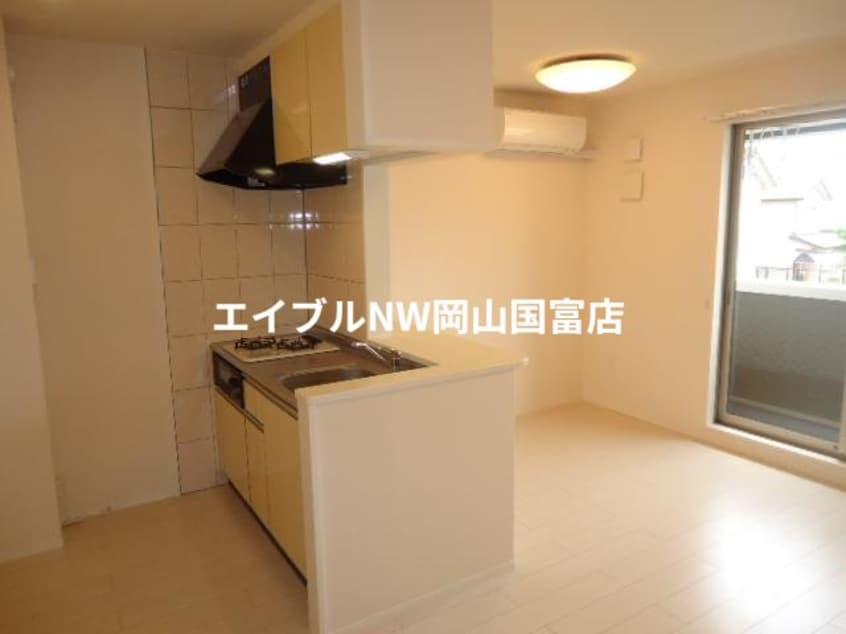 リビング 赤穂線（岡山県内）/西大寺駅 徒歩32分 2階 築9年