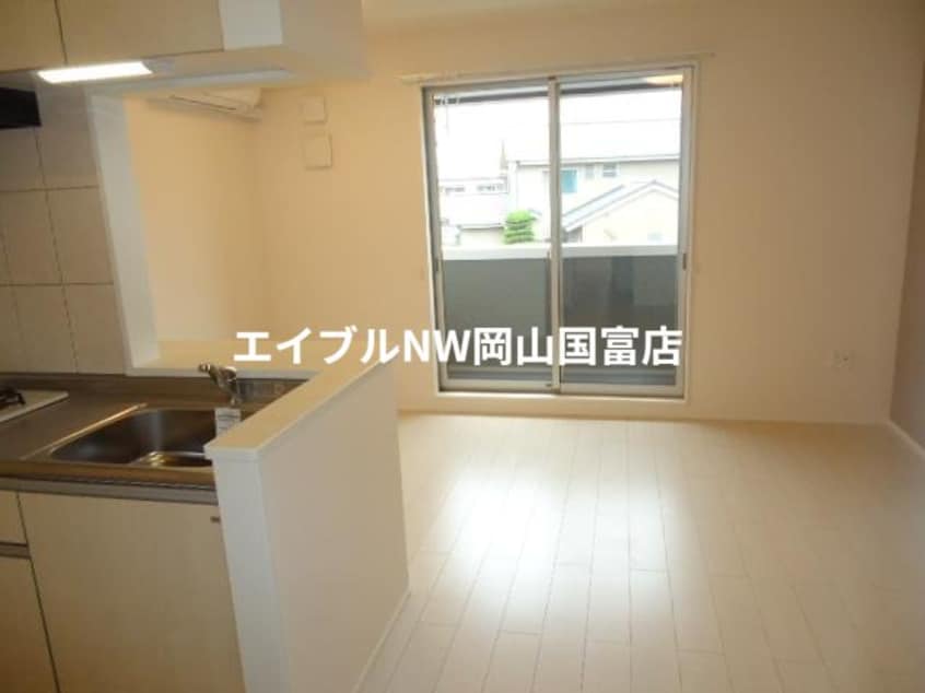 リビング 赤穂線（岡山県内）/西大寺駅 徒歩32分 2階 築9年