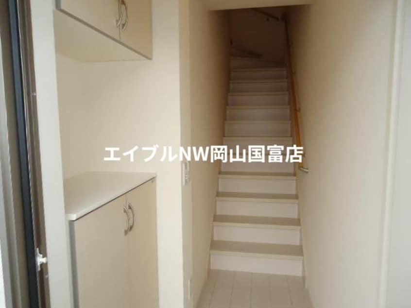 玄関 赤穂線（岡山県内）/西大寺駅 徒歩32分 2階 築9年