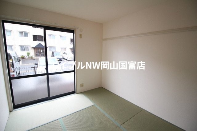  岡山市電東山本線<岡山電気軌道>/東山・おかでんミュージアム駅 徒歩23分 1階 築27年