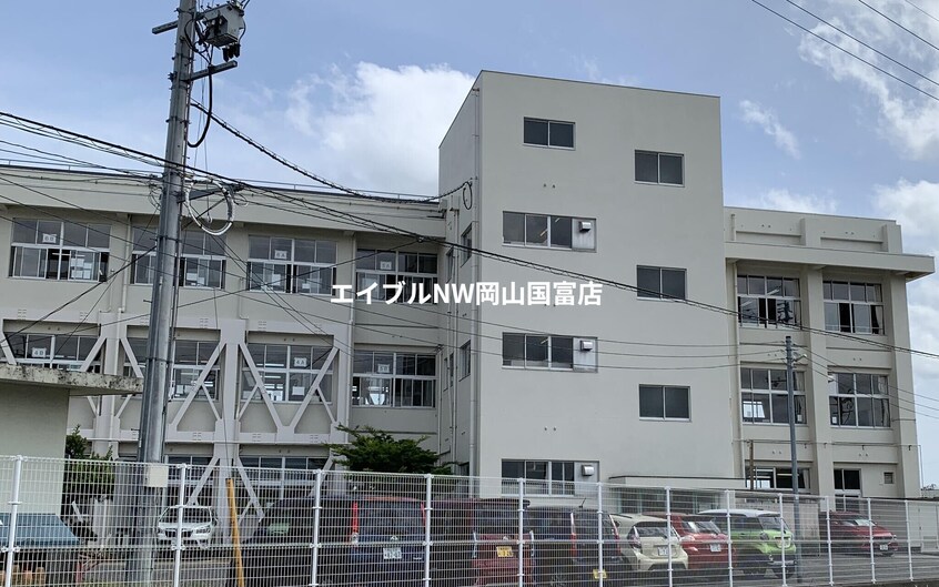 赤磐市立山陽小学校(小学校)まで822m 山陽本線（中国）/瀬戸駅 徒歩45分 1階 築7年