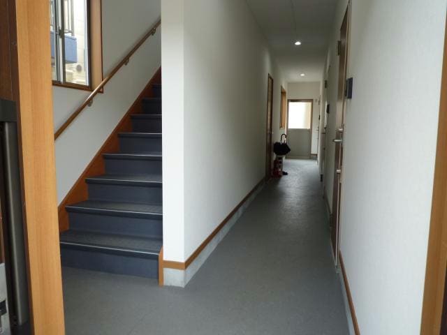 共用部分　廊下階段 アースハイツ