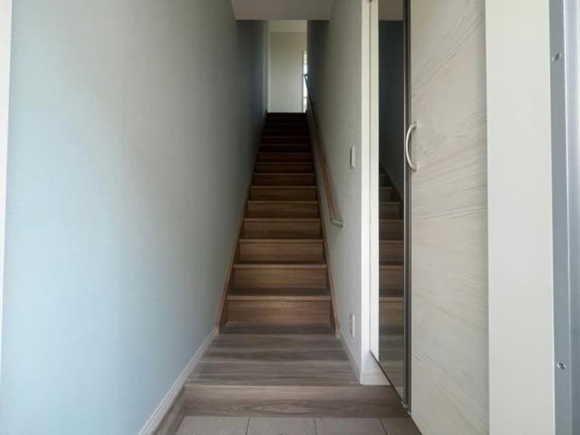 階段 アクア五福6区