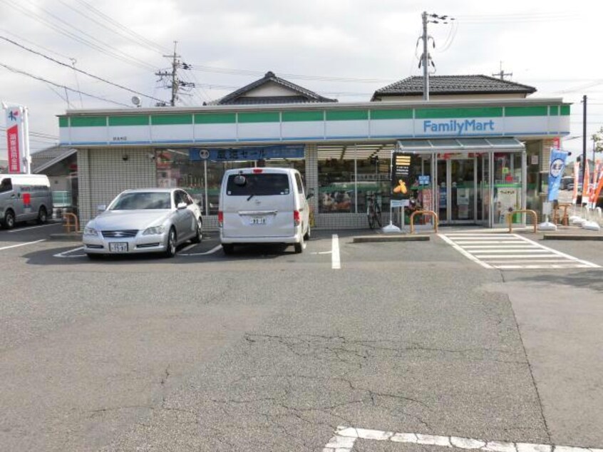 ファミリーマート妙法寺店(コンビニ)まで923m ツインハイツオーク