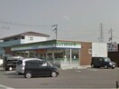 ファミリーマート日野町松尾店(コンビニ)まで113m B・コーポ松尾