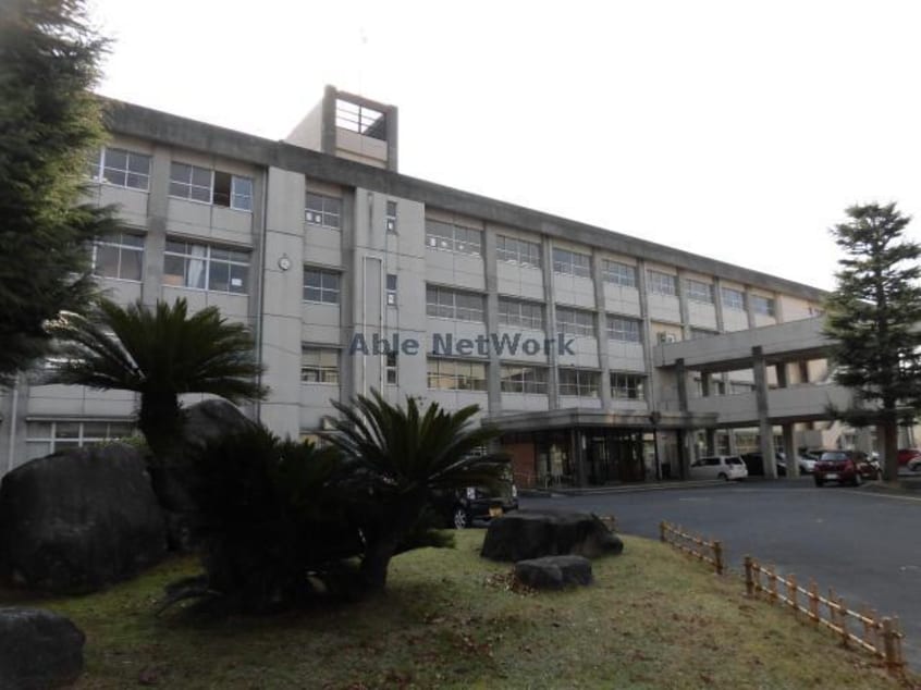 滋賀県立八日市南高校(高等学校/高等専門学校)まで1850m スターテラス白鳥