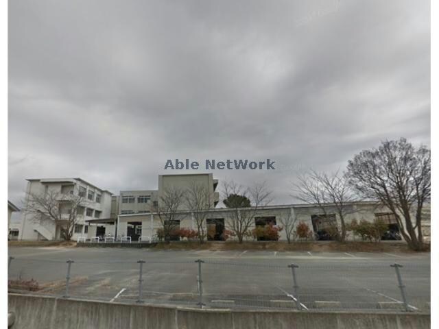 東近江市立朝桜中学校(中学校/中等教育学校)まで1660m エアリー ストリート