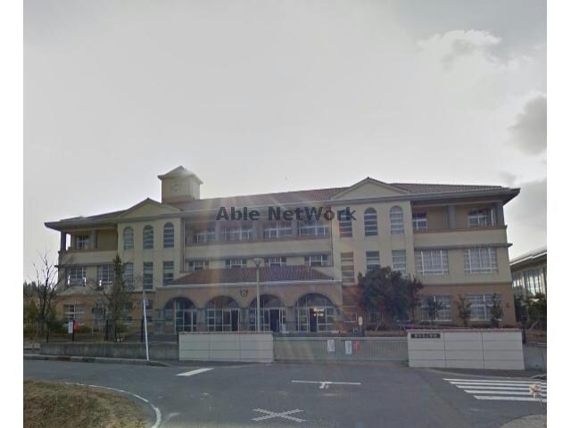 東近江市立蒲生北小学校(小学校)まで1783m 蒲生堂町中村邸貸家