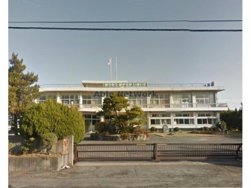 東近江市立能登川西小学校(小学校)まで800m リバティーハウス