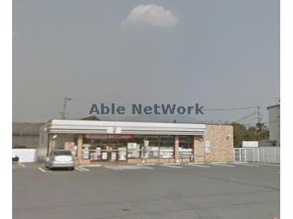 セブンイレブン滋賀日野高校前店(コンビニ)まで609m ローズ・スターデン・ジン