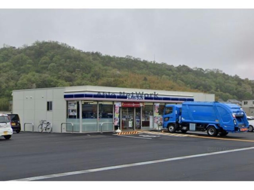 ローソン東近江小脇店(コンビニ)まで524m Moderne　Ange