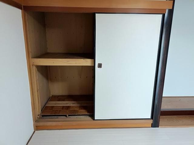  安土町石寺貸家