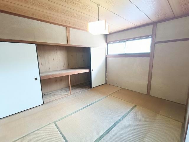  安土町石寺貸家