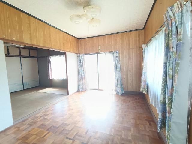  安土町石寺貸家