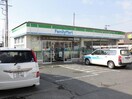 ファミリーマート八日市春日町店(コンビニ)まで424m GREENAWAYⅡ