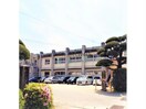 諫早市立真津山小学校(小学校)まで1741m ロイヤルガーデン貝津　B棟