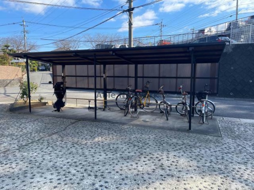  ロイヤルガーデン白岩　A棟