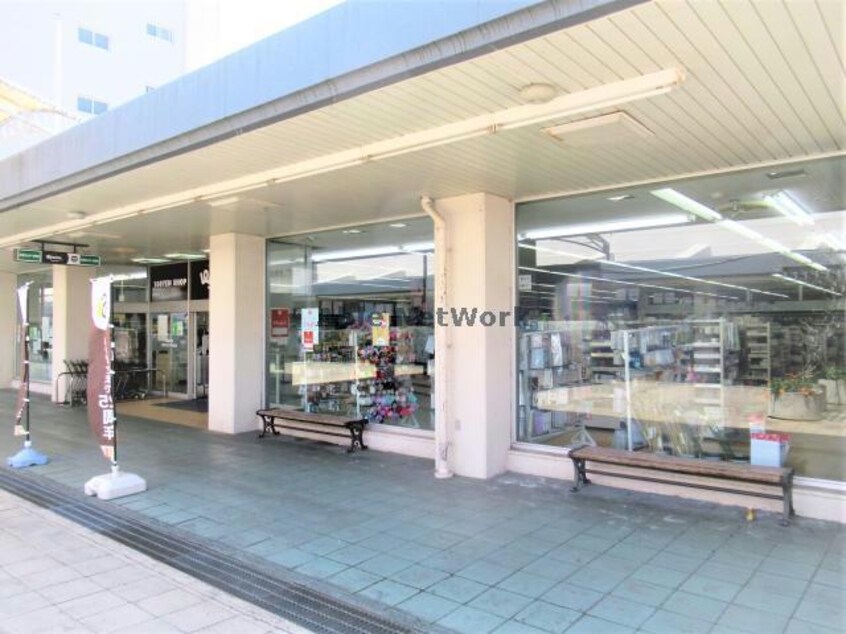 ワッツ西諫早店(ディスカウントショップ)まで1024m 長崎県営バス（諫早市）/白岩町 徒歩5分 2階 築25年