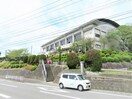 諫早市立飯盛中学校(中学校/中等教育学校)まで1817m ハウス・フローラⅠ