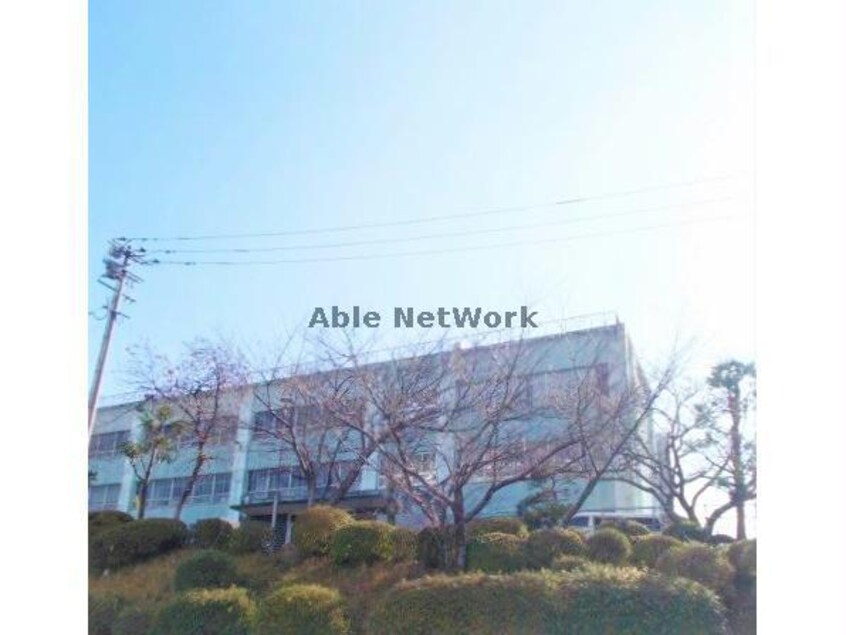 諫早市立小栗小学校(小学校)まで656m グランデール小川