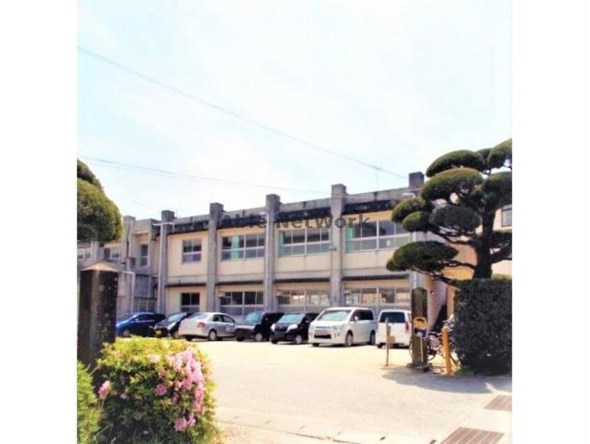 諫早市立真津山小学校(小学校)まで1556m フォーレスト久山　B棟