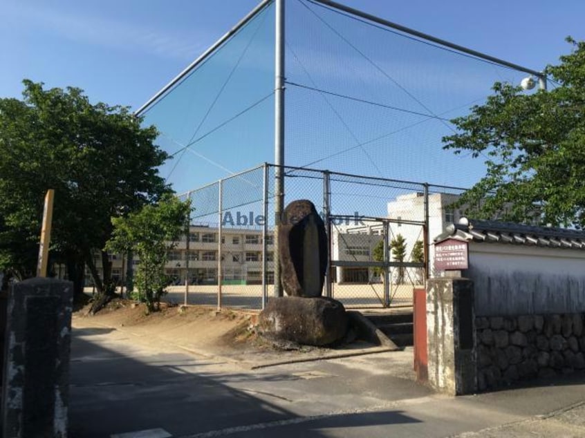 島原市立第一小学校(小学校)まで1200m サンリット・ヴィラ