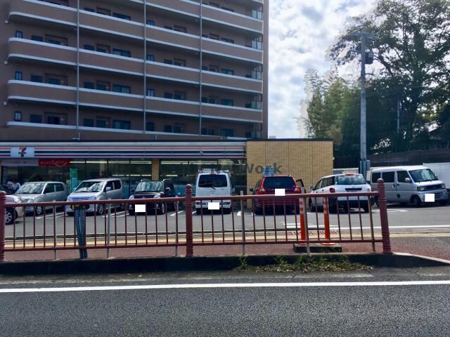 セブンイレブン諫早八天町店(コンビニ)まで140m 長崎本線/諫早駅 徒歩19分 11階 築22年