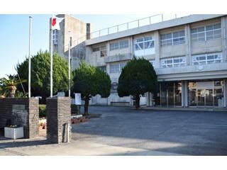 島原市立第二中学校(中学校/中等教育学校)まで1458m カーサ・デル・ピーノＢ