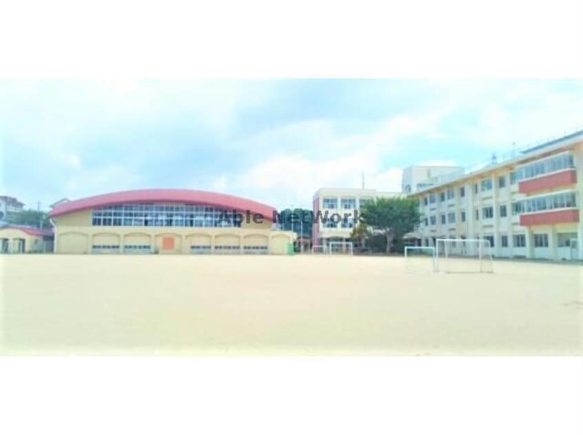 雲仙市立愛野小学校(小学校)まで1799m ベルメゾン　Ａ